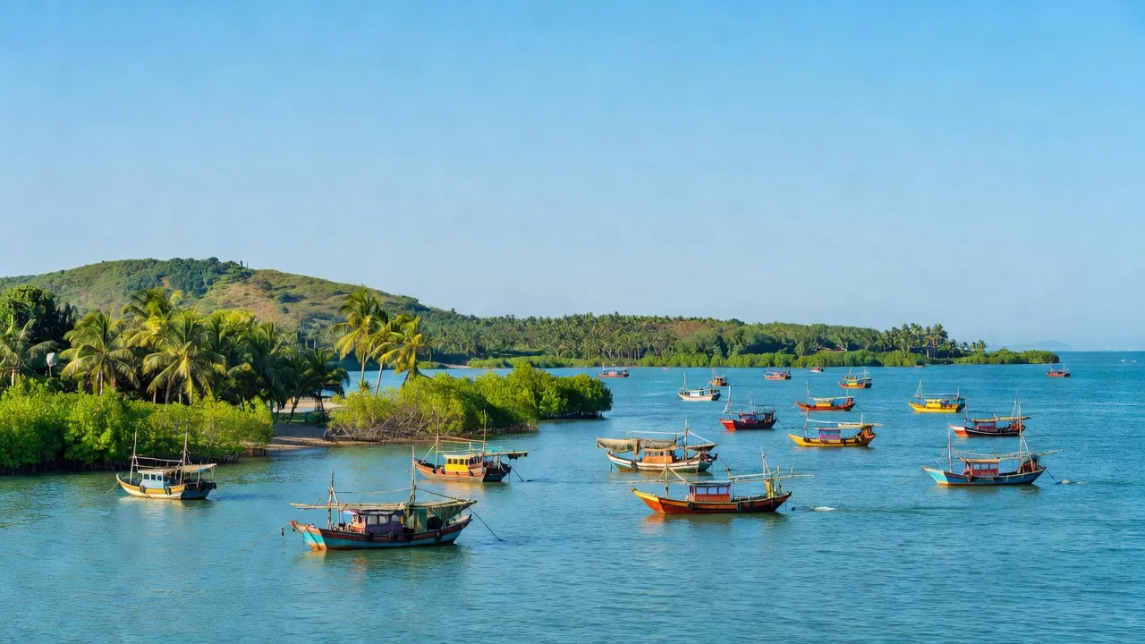 Khung cảnh huyện Cát Hải, Hải Phòng với cây xanh, thuyền đánh cá và biển xanh.