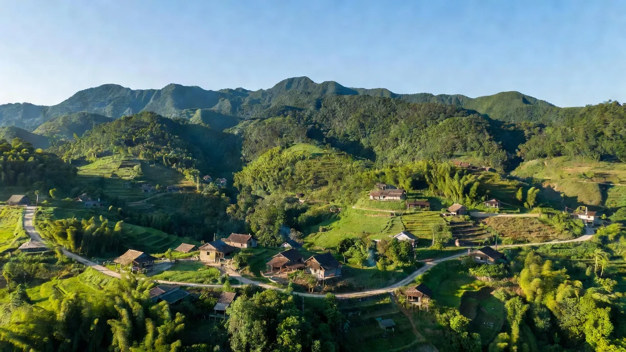 Khung cảnh nông thôn xã Lương Sơn, huyện Yên Lập với cảnh sắc thiên nhiên tươi đẹp.