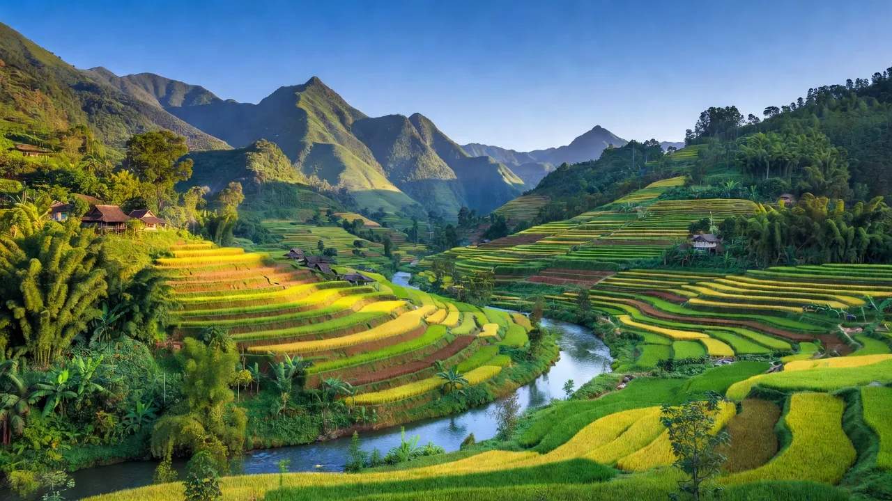 Toàn cảnh huyện Phù Yên, Sơn La với núi rừng, ruộng bậc thang và sông Đà đẹp mắt.